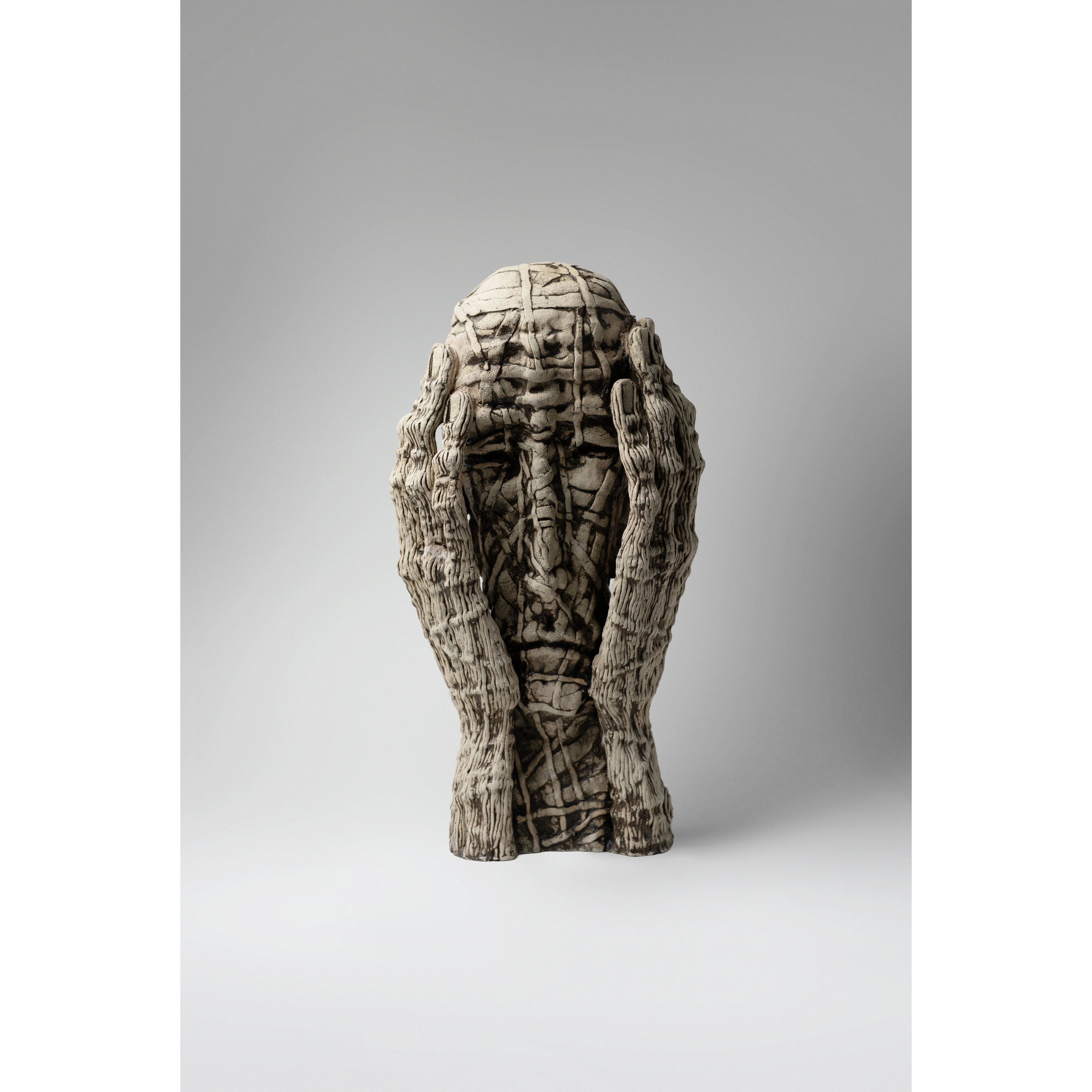 Зображення "Listen to yourself" від Людмила Давиденко, розмір: 41х22х15, медіум: Скульптура, серія: Голова, ціна: €1200