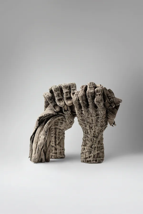 Image of To squeeze by Liudmyla Davydenko, size: 25х29х22, made of chamotte, glaze, Sculpture medium, part of the Holova/Head series, priced at €700